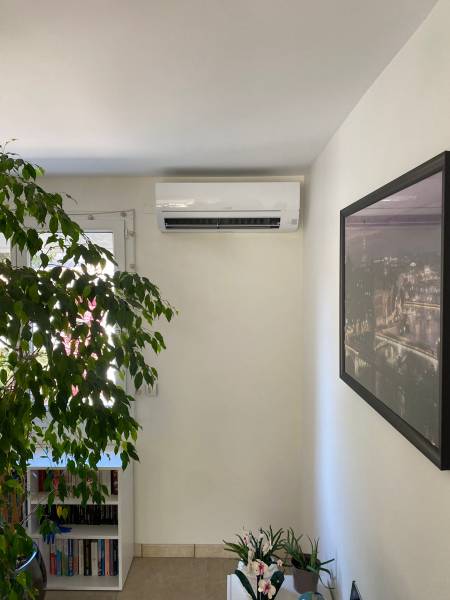 Installation d'une climatisation réversible Mitsubishi Electric pour une maison près d'Aix en Provence